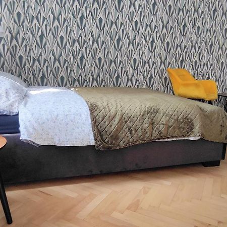 Apartament Przy Parku ジェシュフ エクステリア 写真